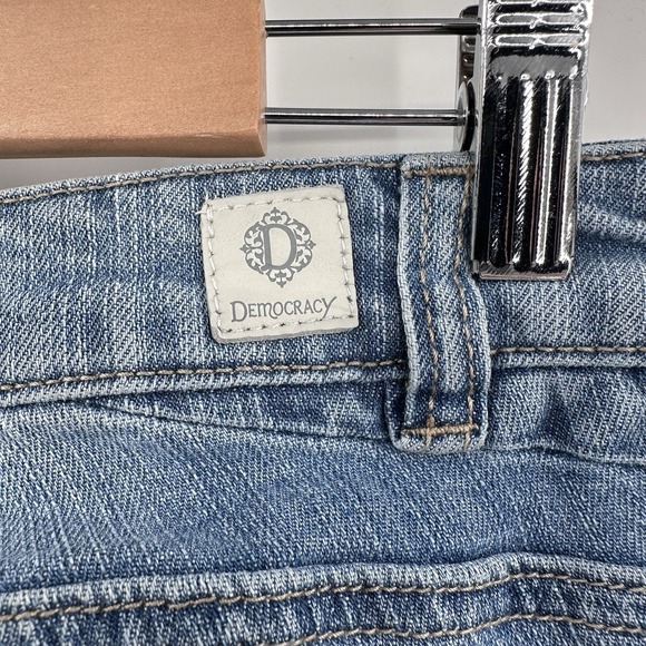 Democracy Women's Girl Friend Jeans Size 14W Floral Embroidered Distressed - Picture 6 of 9